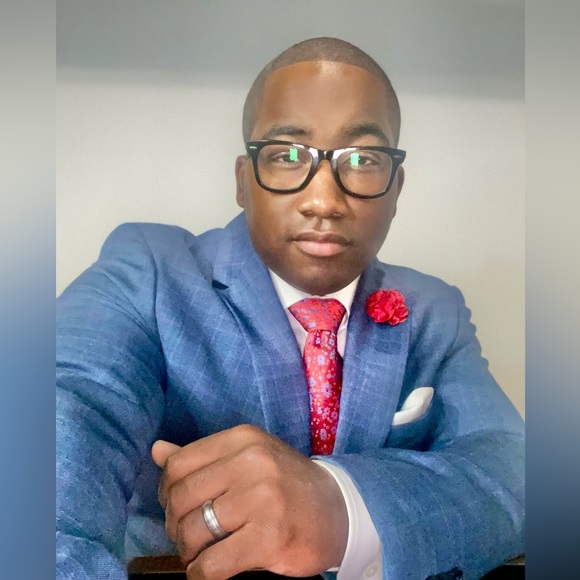 Meet your Posher, Chris - Picture 2 of 5